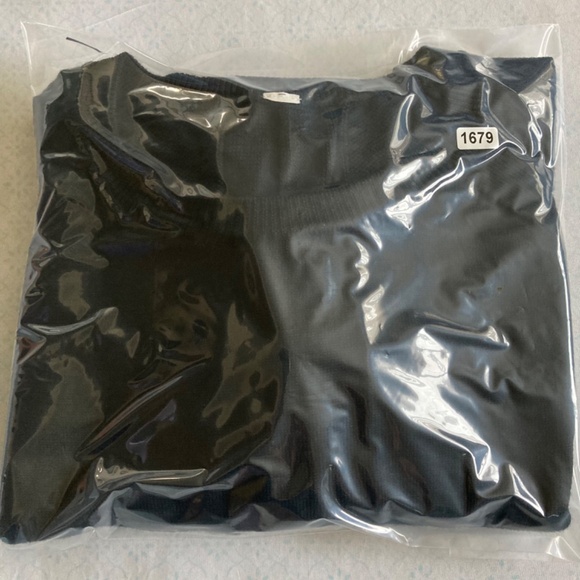 Lululemon Women’s sweater - Picture 6 of 6